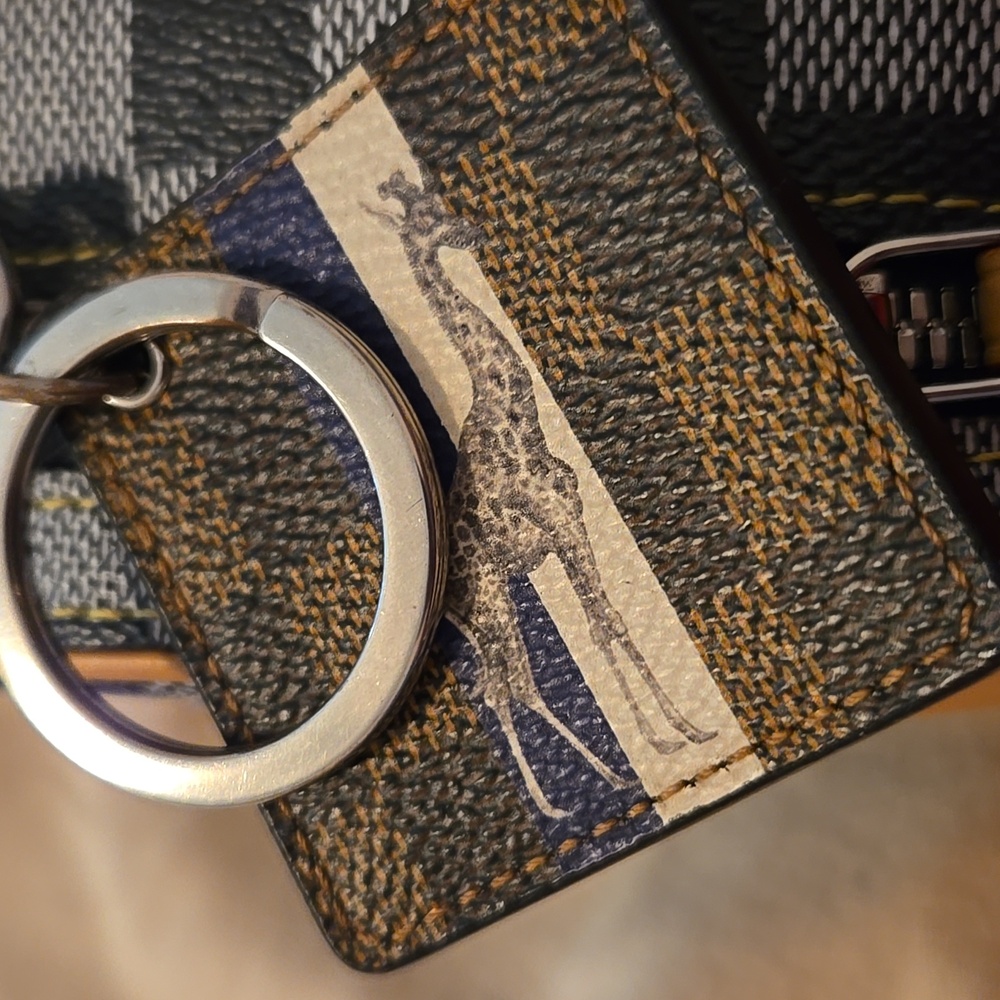Louis Vuitton Damier Ebene Giraffe Key Holder Charm Jake and Dinos Chapman 2017 - Picture 3 of 9